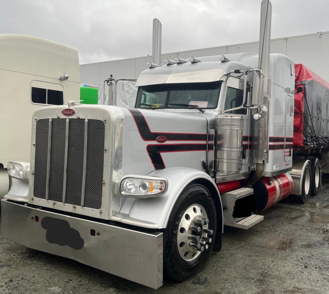 PETERBILT 389 (2022)